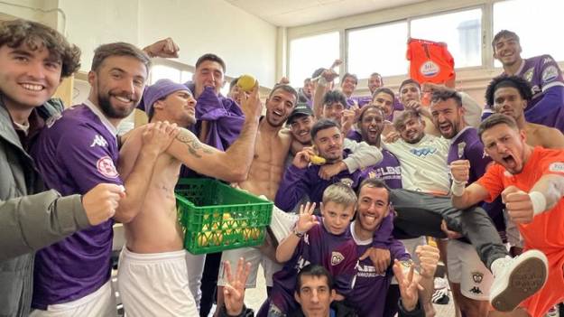 Los jugadores del Deportivo celebran la sufrida victoria ante el Navalcarnero Foto C.D. Guadalajara