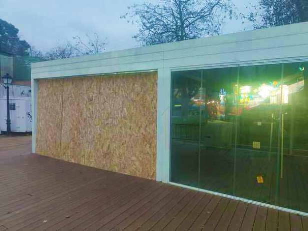 Quiosco La Concordia terraza cerrada y desalojada