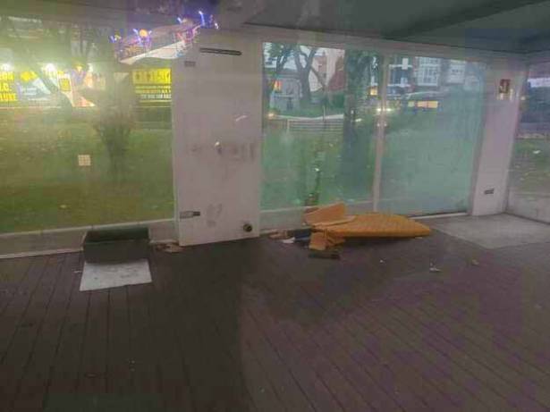 Quiosco La Concordia terraza cerrada y desalojada 2