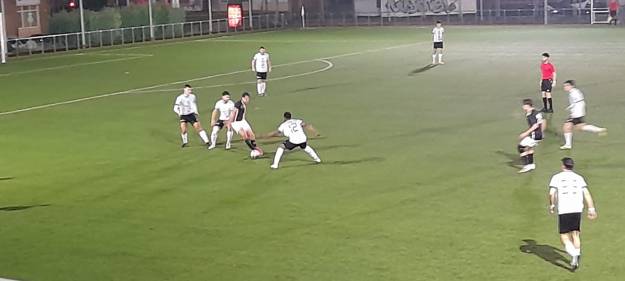 El Cabanillas dio la sorpresa imponiéndose. 1-2 a la Academia