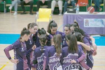 Ferial Plaza cayó por vez primera ante San Antonio Cáceres