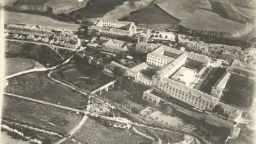 Incendio Academia Ingenieros 3 OK - Vista aérea3 - Biblioteca Virtual de Defensa