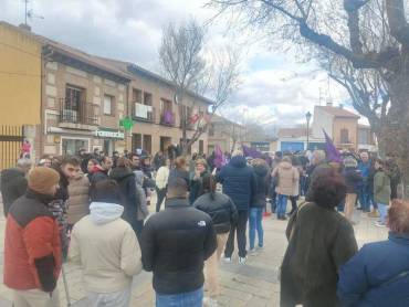Concentración en Fontanar contra alcalde 5