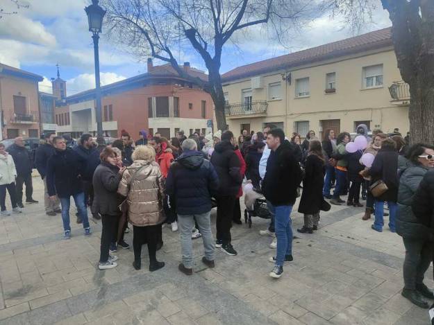 Concentración en Fontanar contra alcalde 6