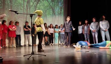 el teatro viene de la escuela