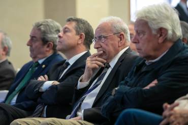 Page Felipe González, Alfonso Guerra PSOE presentación Libro Lambán