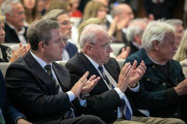 Page Felipe González Alfonso Guerra PSOE presentación Libro Lambán 2