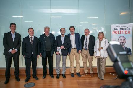 Page Felipe González Alfonso Guerra PSOE presentación Libro Lambán 4