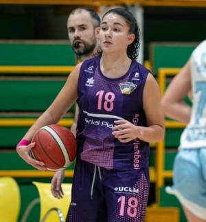 Sandra Sanz renueva por Ferial Plaza para la campaña 2024-25 1 1