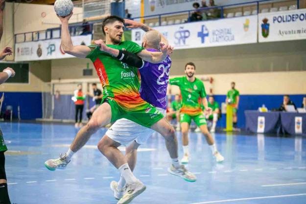 Dorado dorsal 29 defendiendo con gran i9ntensidadFOTO DXTenGuada - Santi Molina