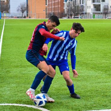 Rodrigo Cuenca de blanquiazul en la foto tiene avanzadas negociaciones con la Academia Albiceleste