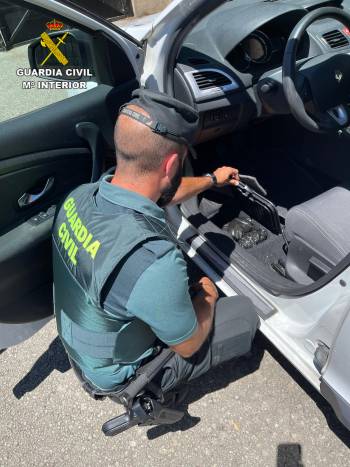 trampilla coche drogas