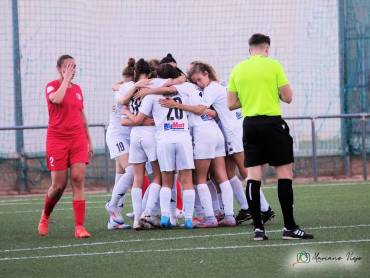 Las jugadoras del Deportivo Femenino celebran la victoria 1-2 ante el Dinamo en el Trofeo JCCM Foto C.D. Guadalajara
