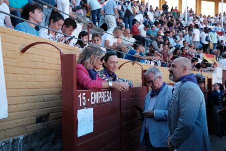 ALCALDESA TOROS-01