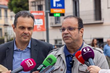 Luis López director territorial Telpark y Víctor Morejón concejal de Comercio