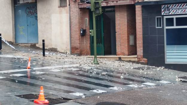 Desprendimiento calle Pedro Pascual Bomberos Foto Luis Blasco 3