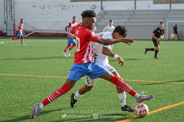 El Azuqueca que hizo un buen partido se trajó un punto de Las Pedroñeras Foto Andrés Parra-CD. Pedroñeras