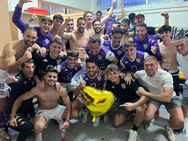 Los jugadores del Deportivo Guadalajara exultantes tras la victoria 6-0 ante el Sanse Foto Facebook del C.D. Guadalajara