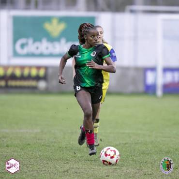 Alba Embid en un lance del partido en el que el Dinamo arrancó un punto en Las Rozas