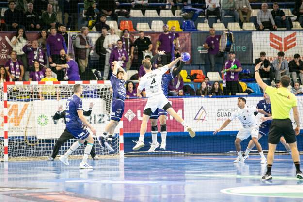 BM Guadalajara - Cangas Foto Santi Molina 1