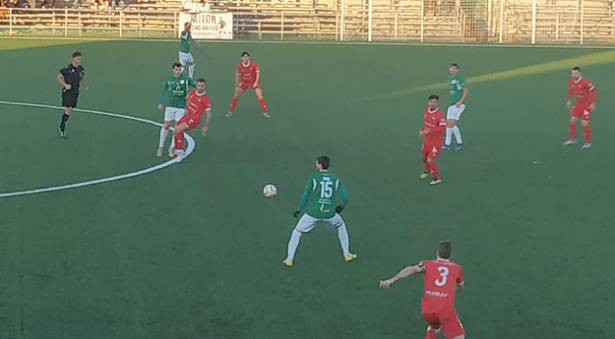 El Marchamalo con dos goles de Luis Molina derrota al Valdepeñas y toma aire. 1 1