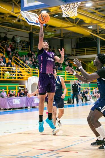 Bustos Nguema mejor jugador de Lujisa en la derrota ante Estudiantes