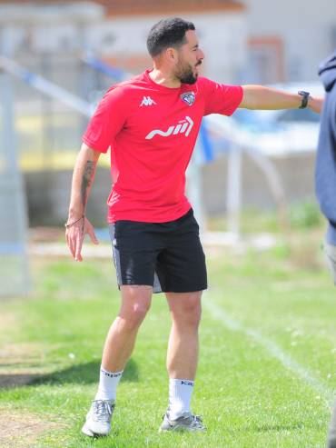 Javier Ablanque. entrenador del Guadalajara B Foto Luis Polo Mariano Viejo 1