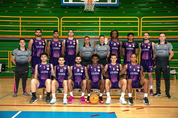 Plantel de Lujisa Basket Guadalajara que ayer sumó una nueva derrota acusando las bajas en el plantelFoto Santi MolinaDXTenGuada