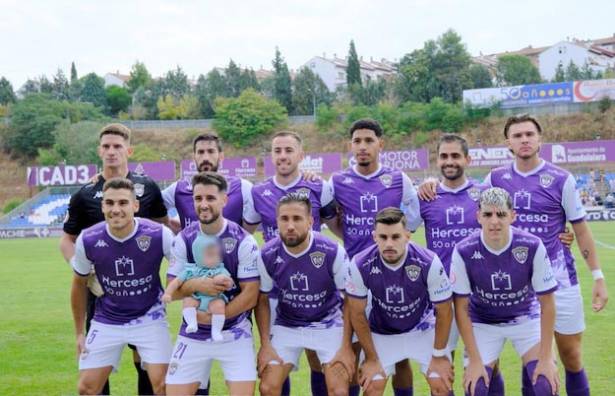 El Deportivo Guadalajara con jugadores poco habituales y del filial cae en Móstoles 4-2. Foto Eduardo Bonilla