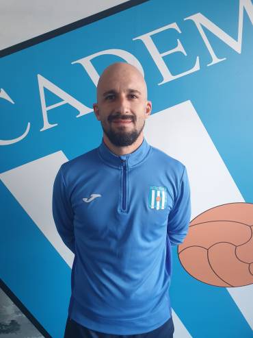 Mario Louro tras su buen trabajo con la Academia continuará una temporada más con el conjunto albiceleste