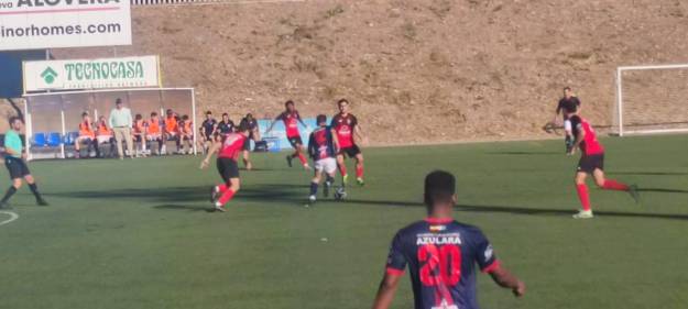 El Alovera una vez más dejó escapar dos puntos en los minutos de añadido Foto Luis Blasco