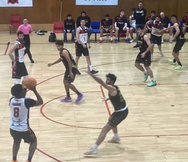 Bazu no pudo con el líder Uros de Rivas en un partido que no era de su liga