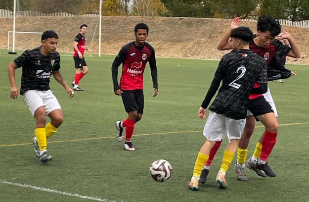 El Alovera con entrenador de circunstancias venció con claridad al Esquivias 1