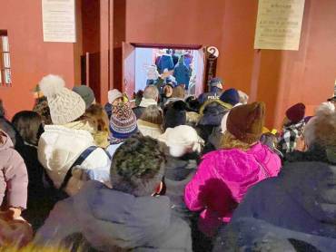 Reyes Magos 2026 plaza de toros mojada agolpados