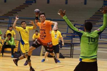El brasileño Gustavo Andrade nuevo jugador de Sanicentro BM. Guadalajara Foto Club Handebol Taubaté 1