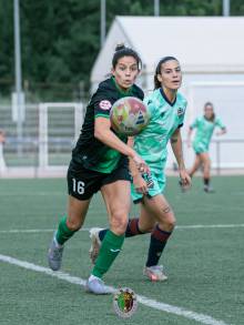 La dinamista M. Amanda Monterroso en un lance del partido ante el Levante de la primera vuelta