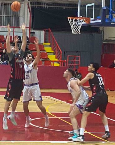 Recucym Bazu no pudo con un Tres Cantos superior Foto Luis Barra