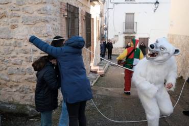 Valdepeñas de la Sierra botarga Foto Eduardo Bonilla 4