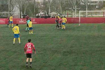 El Azuqueca más entonado que en ocasiones anteriores no pudo vencer 0-0 a La Solana 1