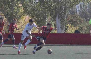 El Azuqueca que no reacciona perdió 2-1 ante el Toledo