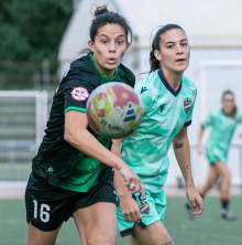 La dinamista M. Amanda Monterroso en un lance del partido ante el Levante de la primera vuelta 1