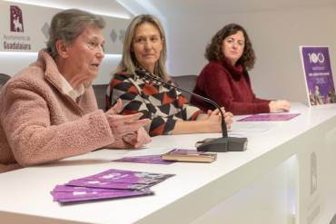 Presentación del Centenario de la presencia Adoratriz en Guadalajara 2 1 1