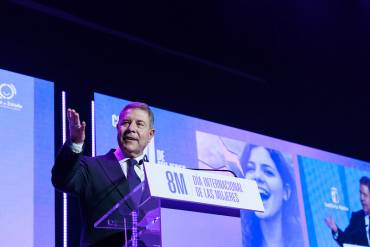 8M 2026 Chinchilla - Page