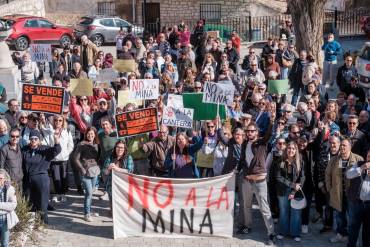 Loranca mina manifestación Foto facebook Asociación de vecinos  Juli Amadeu Arias