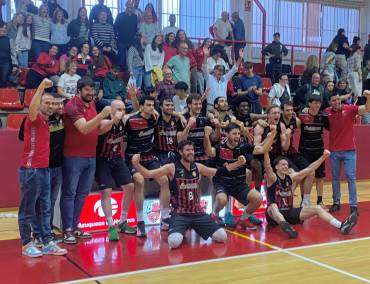 Recucym Bazu después de su victoria ante Pintobasket asegura su permanencia en Tercera FEB Foto Luis Barra