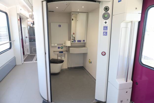 260420 Trenes Stadler Renfe Cercanías 2