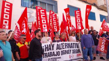 260428 concentracion CCOO y UGT Guadalajara 28A