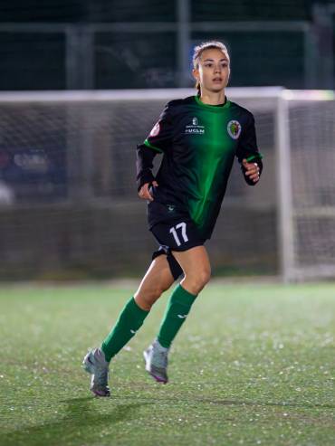 Noelia Perales autira del gol del Dinamo ante el Español de Barcelona
