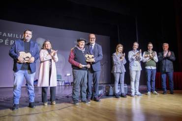 Hermanamiento y Premio Folclore 103