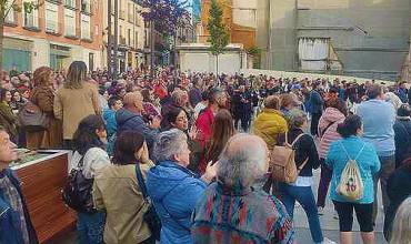 Vecinos de Guadalajara protestando por la implantación desde el 18 de mayo de las nuevas zonas ampliadas y precios al alza. Foto GUdiario